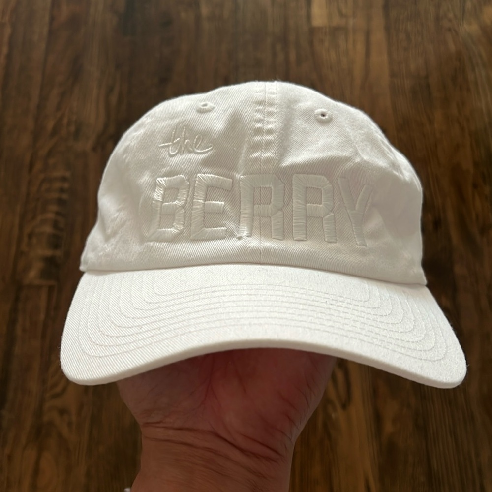 USED Berry JW Marriott Turnberry strapback in good condition